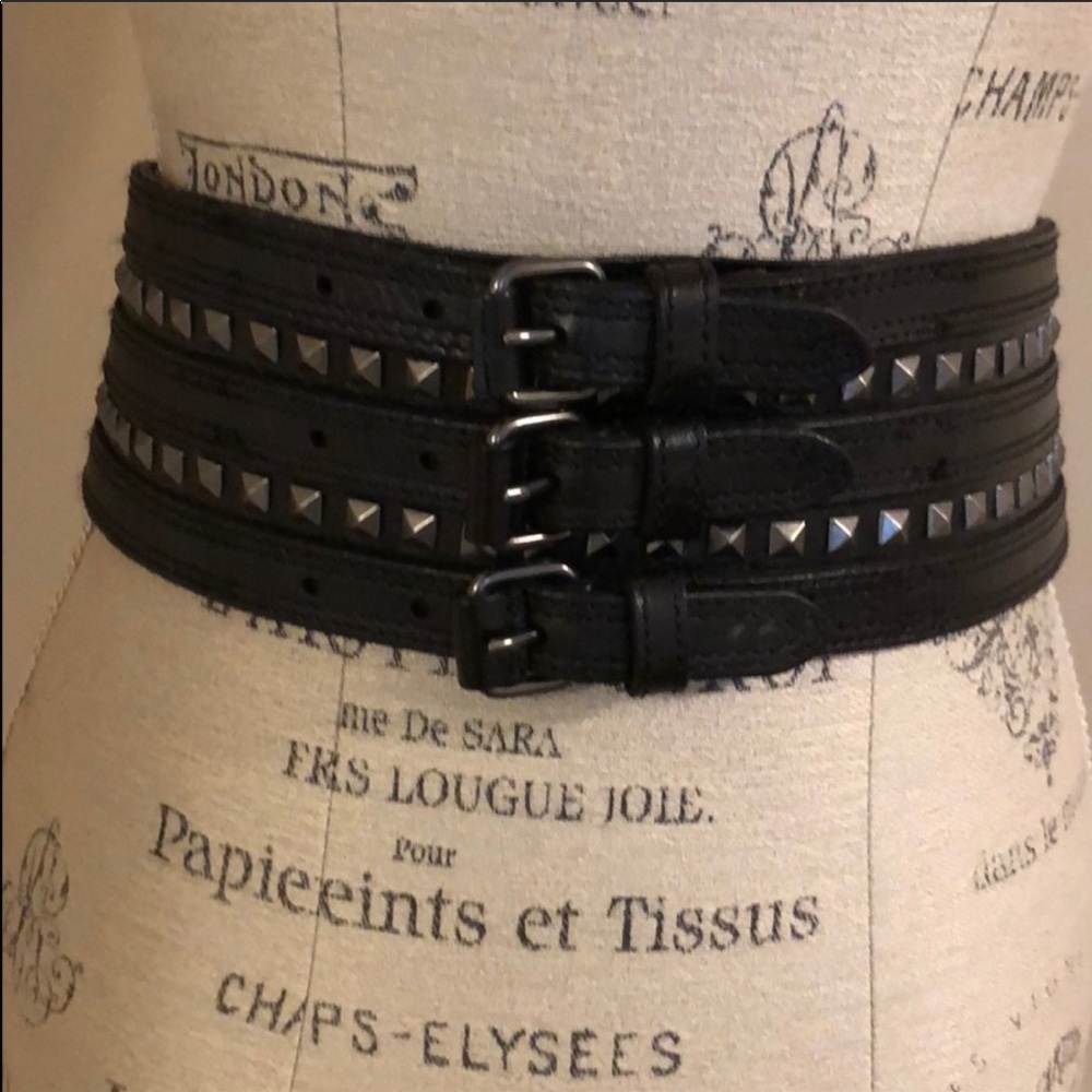 $88 BCBG MAXAZRIA Leather Studded Waist belt